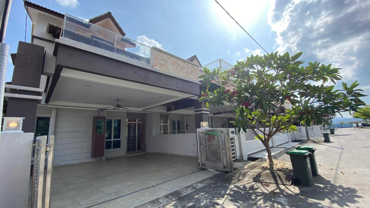 Simfoni Families Suite Kuah Buitenkant foto
