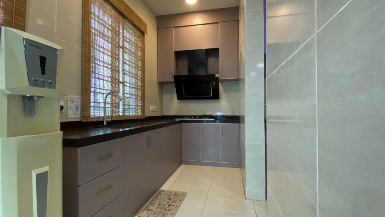 Simfoni Families Suite Kuah Buitenkant foto